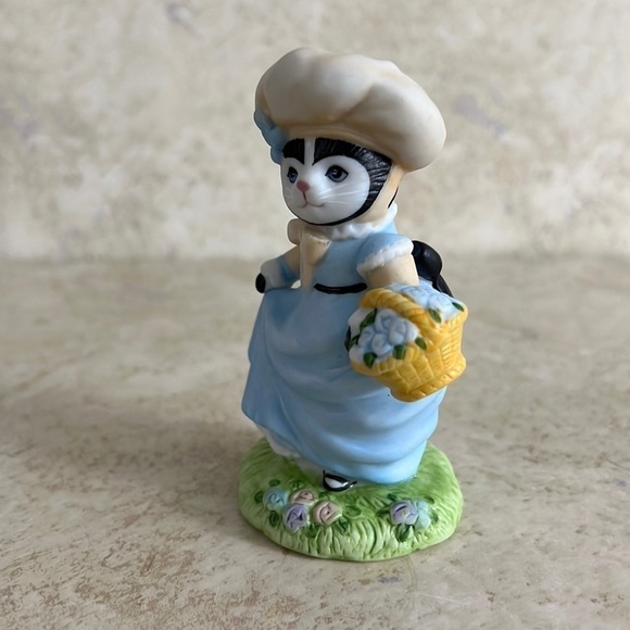 Kitty Cucumber Ellie Picking posies 1992 - Picture 5 of 6